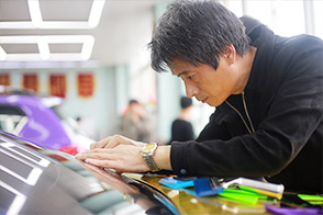 手把手指导汽车改色实训